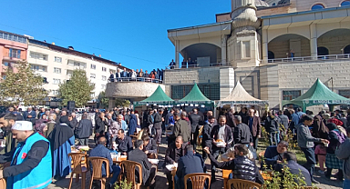 Gazze Yararına Hayır Çarşısı Düzenlendi