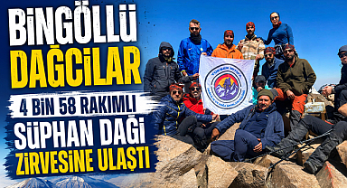 Bingöllü Dağcılar 4 Bin 58 Rakımlı Süphan Dağı Zirvesine Ulaştı